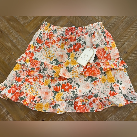 New with tags skirt - Picture 1 of 1
